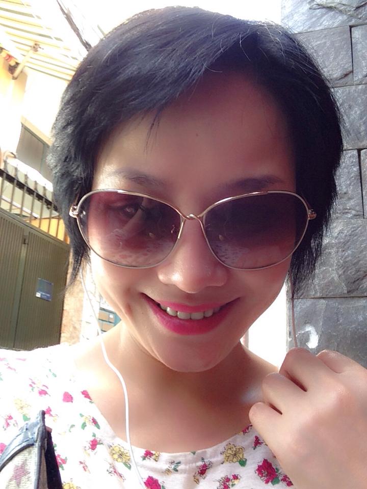 Ca sỹ Thu Phượng (vợ cũ MC Thành Trung) ngày càng trẻ trung xinh đẹp.