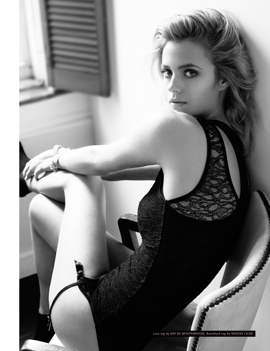 ...Kate Bock cũng là một fan trung thành của môn thể thao vua.
