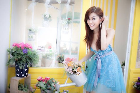 Dù sao cũng chúc mừng Lâm Chi Khanh khi cô ngày một xinh đẹp hơn và có thể, đi cùng với đó sẽ là một tình yêu mới sau sự tan vỡ với người chồng sắp cưới.