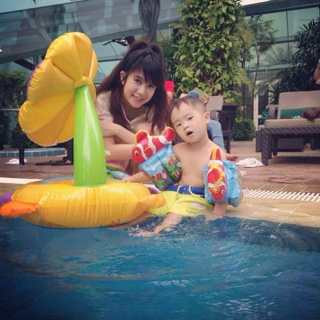 Lý Hải và Minh Hà kết hôn năm 2010. Sau đúng một năm, cặp đôi chào đón quý tử Rio, tên thật là Nguyễn Hạo Nhiên.