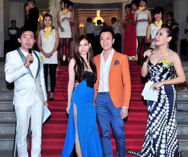Diễn viên Lương Mạnh Hải khoe ảnh chụp cùng ca sỹ Thu Thủy trong một sự kiện, MC Trấn Thành cũng có mặt tại đây.