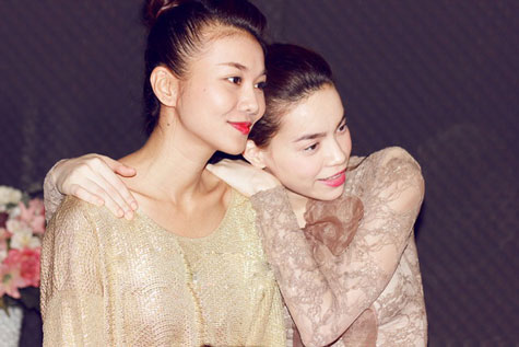 Trong khi dư luận đang xôn xao câu chuyện tình cảm giữa Hà Hồ và Cường Đô la thì nhiều người lại có những suy diễn, đặt dấu hỏi về tình bạn lâu bền của Hà Hồ và Thanh Hằng.