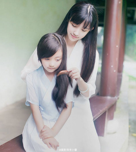 Nhan sắc gây sốt của hai người.