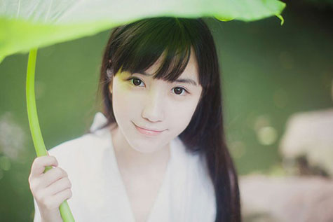 Cận cảnh vẻ đẹp của hot girl này.