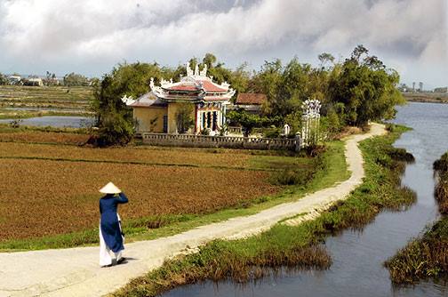 Đường làng xa tít tắp