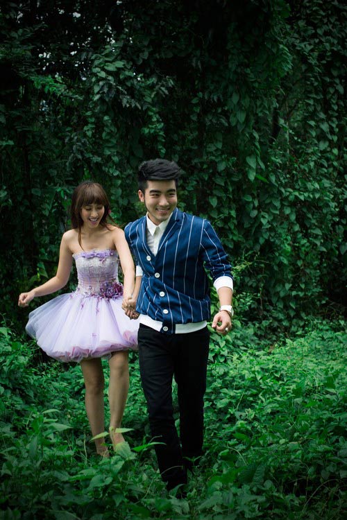 Bộ ảnh được sự giúp đỡ của chuyên gia trang điểm Justin Vũ, Bi Tô và 2 NTK Anh Thư, Trương Thanh Long.
