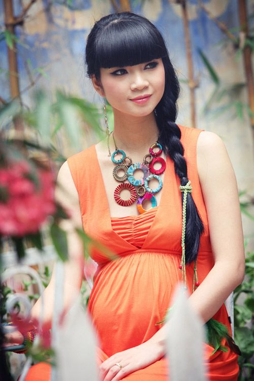 Siêu mẫu Hạ Vy "gọn gàng" khi mang thai.