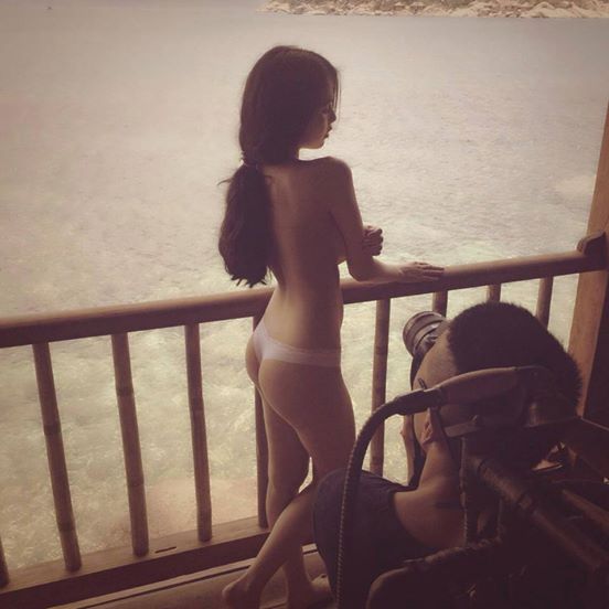 Ngọc Trinh tung hậu trường chụp ảnh nude nóng bỏng.