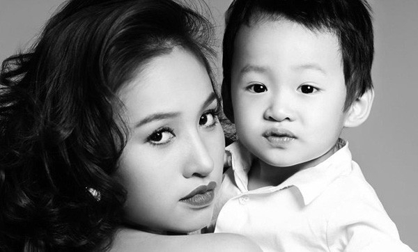 Vân Hugo cũng không ngần ngại chia sẻ Shbet16 chơi game trực tuyến cá nhân và những khó khăn mà một bà mẹ đơn thân đối diện trước sự tò mò của dư luận, báo chí.