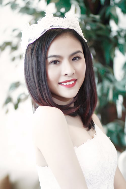 Diễn viên Vân Trang rạng ngời cùng tóc ngắn