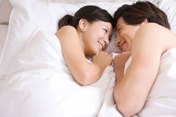 Tinh dịch giúp phụ nữ trẻ lâu. Điều này là một phỏng đoán sai lầm. Tinh dịch của người đàn ông mặc dù có chứa protein nhưng không thể giúp người phụ nữ trẻ lâu như một số lầm tưởng đã được công bố.