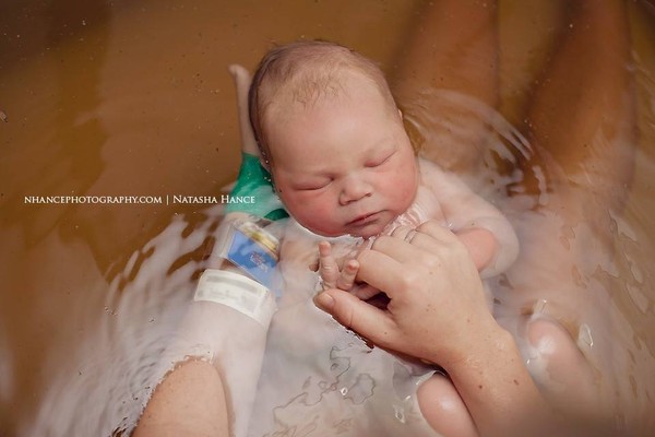 Do sinh con dưới nước là một phương pháp mới, ngay cả ở các nước châu Âu cũng rất hiếm. Sinh con dưới nước là một hình thức vượt cạn vô cùng tốn kém và nghiêm ngặt.