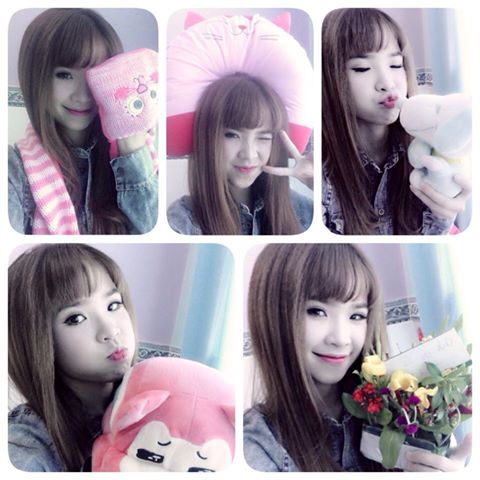 Khởi My vui khi được rất nhiều fan hâm mộ tặng đồ màu hồng.