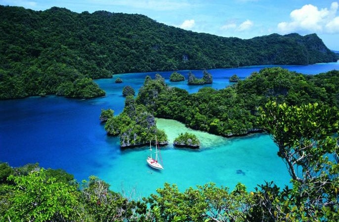 Ở Fiji, bạn không chỉ được tắm biển hay thưởng thức hải sản hấp dẫn mà còn được vận động, tham gia leo ngọn núi lửa nổi tiếng Mamanuca.