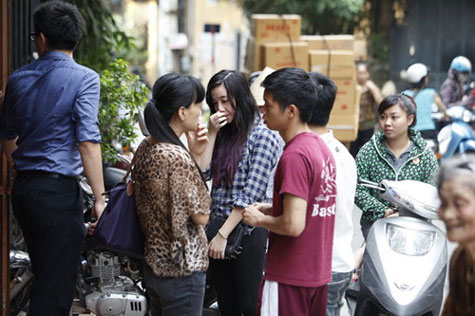 Nỗi buồn là điều nhận thấy rõ nhất trên gương mặt của mọi người.