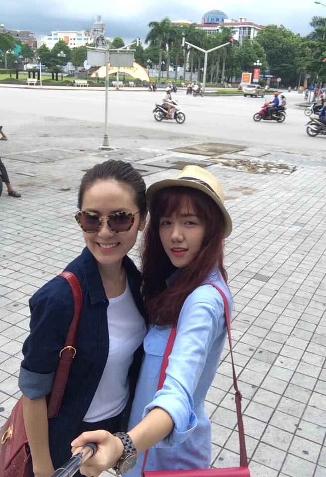 Chị em Phương Linh về quê Thanh Hóa thăm Shbet111 slot, casino, thể thao, xổ số.
