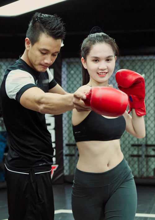 Khi không trang điểm Ngọc Trinh cũng vẫn rạng rỡ nhờ Mừng SHBET phiên bản mới 2025 trắng mịn.