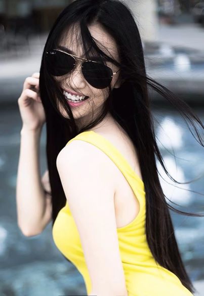 Khánh My: "Trong cuộc đời chúng ta thật khó có thể tránh khỏi những phút xao lòng ... Lý trí và con Tim bên nào sẽ thắng ?".