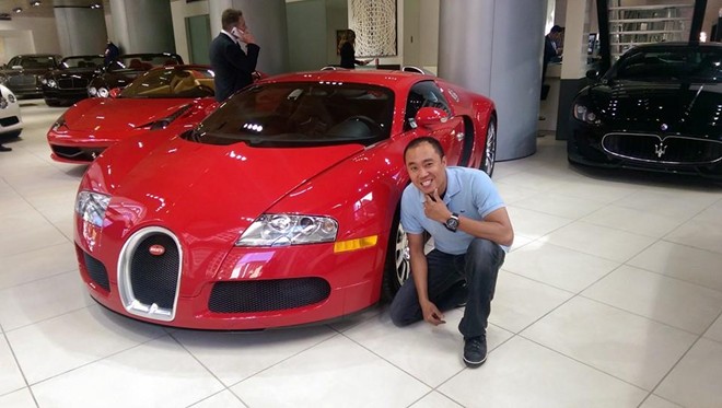 Anh cũng từng nghĩ tới việc sở hữu Bugatti Veyron, nhưng vì cái giá quá cao, không đáng để bỏ ra một khoản tiền lớn như vậy cho một chiếc xe nên tới giờ anh vẫn chưa bổ sung mẫu xe này vào bộ sưu tập của mình.