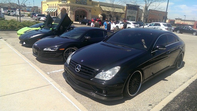 Mercedes CLS 63 AMG cùng Audi R8, Lambornghini Aventardor, Lamborghini Gallardo.