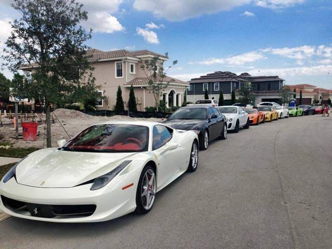 Đến nay, bộ sưu tập xe của anh bao gồm Cadillac Escalade EXT, Mercedes CLS 63 AMG, Porsche 911 Turbo, Audi R8 V10, Lamborghini Gallardo, Lexus RX450h, Aston Martin DB9, Lexus LS460, Nissan GTR, Toyota Supra...