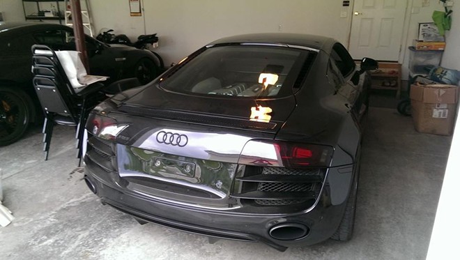 Hai chiếc xe mới nhất trong bộ sưu tập của Tyler Ngo là Audi R8 V10.