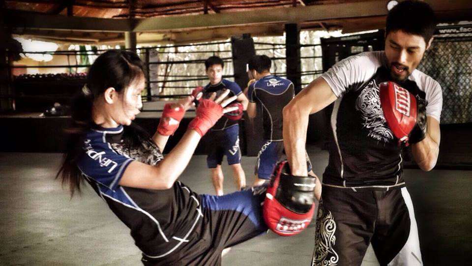 Jonny Trí Nguyễn trên võ đường của mình.