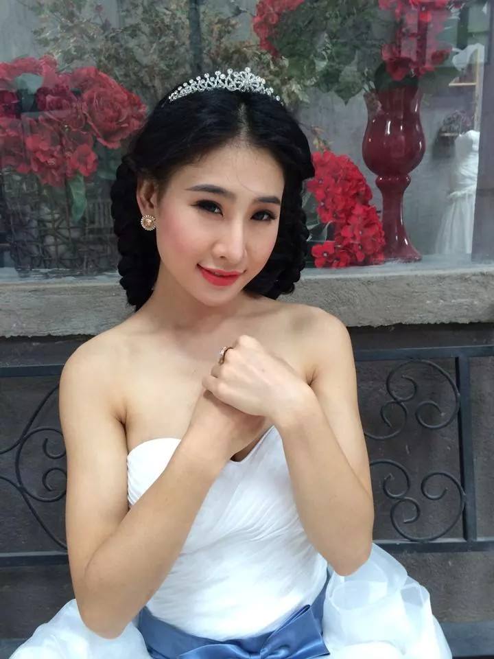Cô dâu đẹp như một thiên thần.