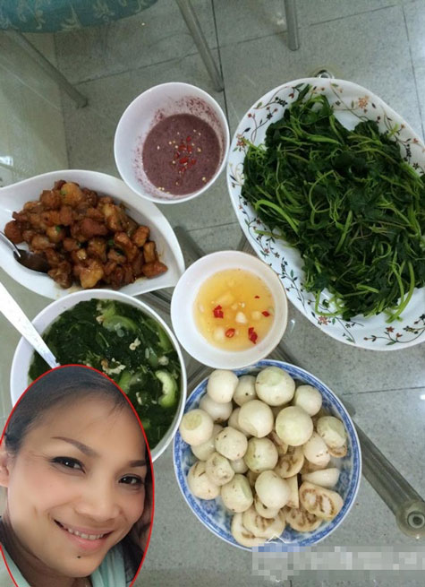 Bữa ăn đơn giản của Hồng Ngọc.