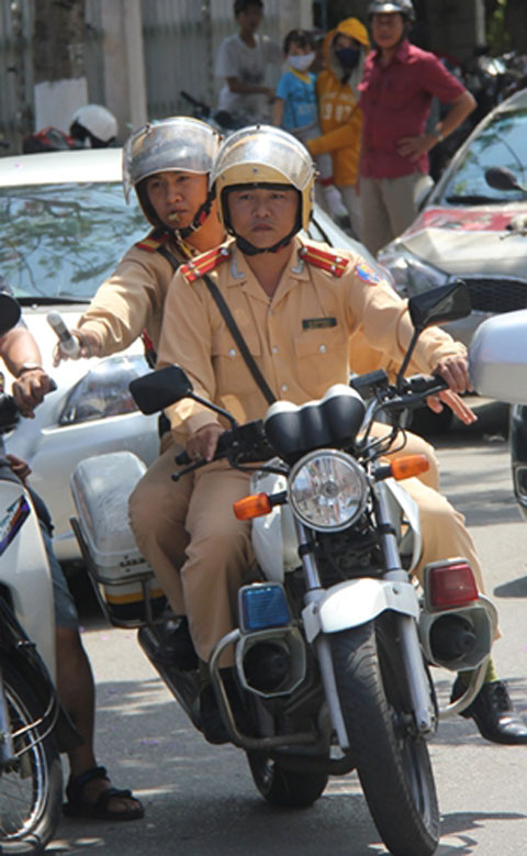 Chiếc xe phân phối lớn dduwwocj các chiến cảnh sát giao thông yêu thích.