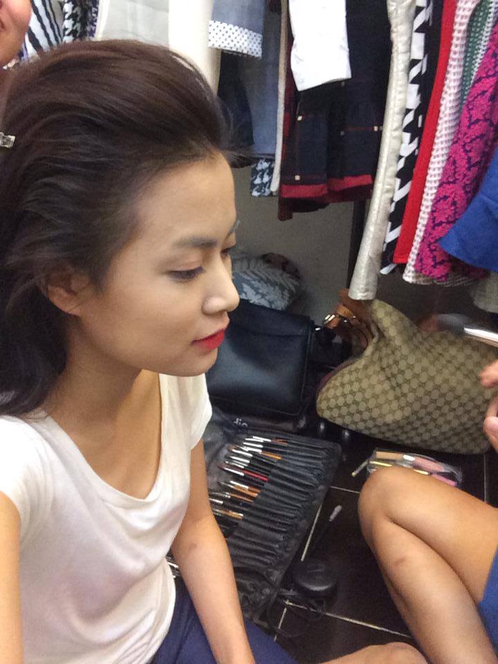 Dù vòng một luôn "lẩn trốn" khiến chủ nhân thẹn mặt nhưng không vì thế mà độ hot của nữ ca sỹ Hoàng Thùy Linh bị giảm đi.