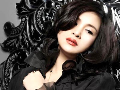 Sở hữu vẻ đẹp không tuổi tác, và dường như đôi mắt của Thanh Lam cũng bất biến trước thời gian và trước những biến động của Shbet16 chơi game trực tuyến.