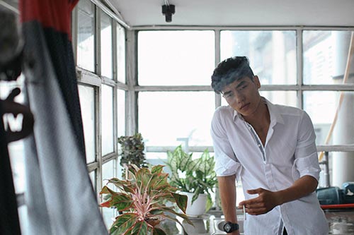 Người thực hiện bộ ảnh này, nhiếp ảnh gia Tâm Bùi cho biết "Tôi muốn đề cập tới Shbet16 chơi game trực tuyến đương đại của chúng ta hiện nay, có rất nhiều người muốn có con nhưng không muốn kết hôn vì 1 số vấn đề cá nhân".