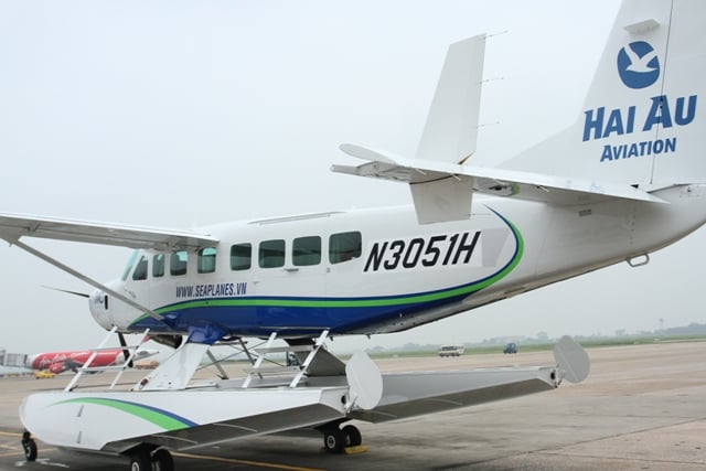 Máy bay có sức chở tối đa 12 hành khách, tốc độ bay khoảng 300 km/h, có khả năng cất hạ cánh cả trên sân bay thông thường và trên mặt nước (biển, sông, hồ).