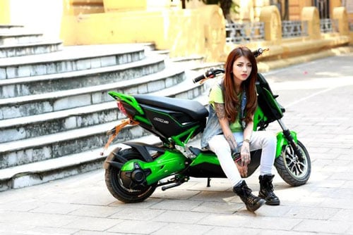 Lee Zin (1992) là một trong những cô nàng thợ xăm 'hot' ở Hà thành.