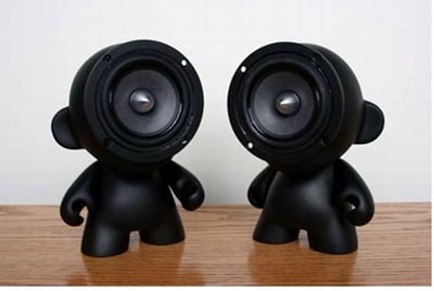 Những chiếc loa di động nhỏ nhắn đáng yêu cung được giới trẻ quan tâm nhiều.