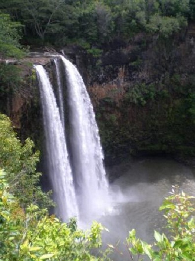 Thác Hanakapi’ai (đảo Kauai thuộc quần đảo Hawaii) là một cảnh đẹp tự nhiên chưa từng bị con người chạm tay vào làm biến đổi.