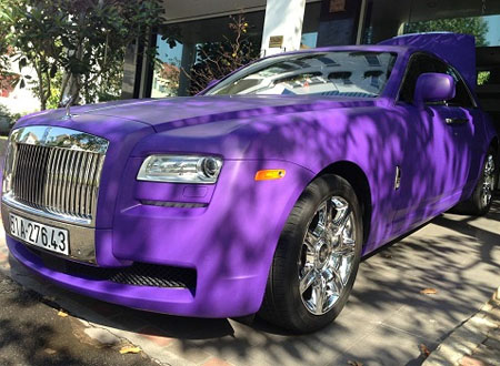 Rolls-Royce Ghost mang màu tím mờ độc đáo tại Việt Nam.