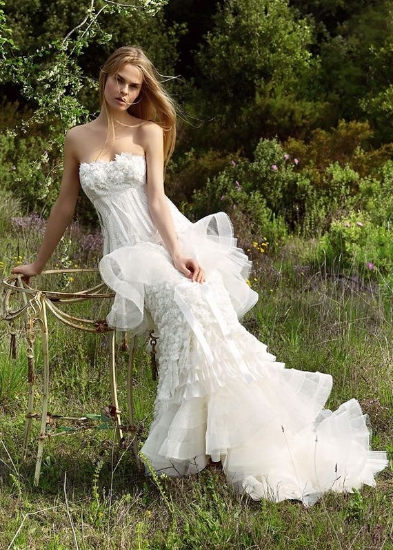 Cảm hứng với Boho được dự báo sẽ trở lại mạnh mẽ hơn ở thế kỷ XXI này khi con người ngày càng nhận ra tầm quan trọng của sự hòa hợp với thiên nhiên. Nhờ vậy, chiếc váy cưới đến từ thiên đường sẽ trở thành chiếc váy cưới của toàn cầu.
