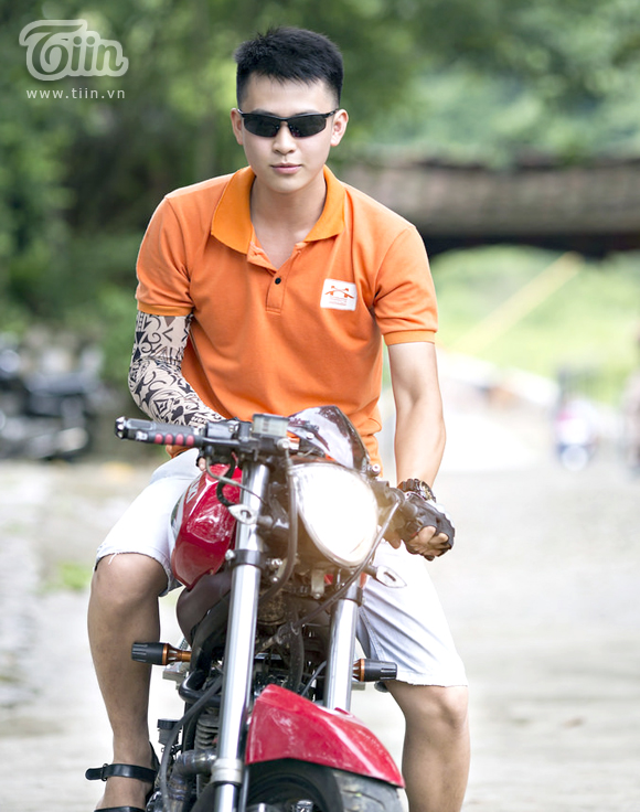 Phạm Ngọc Linh sở hữu ngoại hình điển trai như một hot boy
