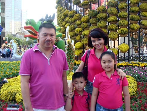 Gia đình hạnh phúc của Mai Thu Huyền.