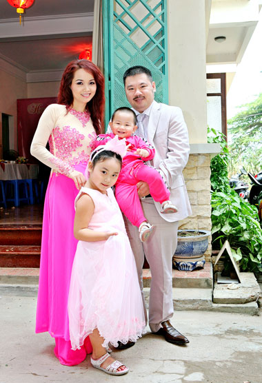 Gia đình thật hạnh phúc và ngọt ngào.