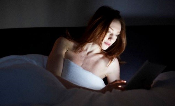 Thói quen phổ biến sau 9h tối cực nguy hại cho sức khỏe