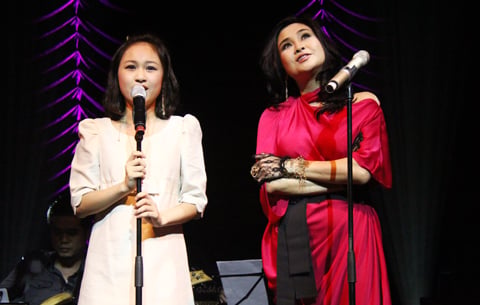 Thiên Thanh không những có năng khiếu về hát mà còn rất xinh xắn.