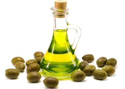 Dầu oliu giàu chất chống oxy hóa và chất béo không bão hòa đơn có tác dụng chống viêm. Dầu oliu còn có tác dụng làm giảm bệnh tim mạch, ung thư và hạn chế tình trạng suy giảm nhận thức khi có tuổi.