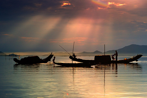 Từng là trung tâm của triều đại nhà Nguyễn, cố đô Huế là tập hợp của một loạt các ngôi chùa, cổng chào, dòng suối, phòng ốc, vườn thượng uyển và cả những ngôi chùa cổ kính.