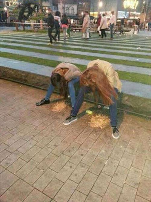 Làm bẩn đường phố.