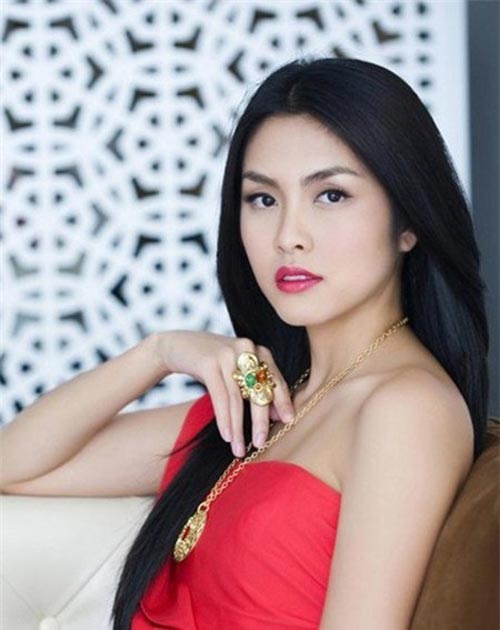 Kiểu tóc này làm Hà Tăng giản dị mà vẫn quý phái.