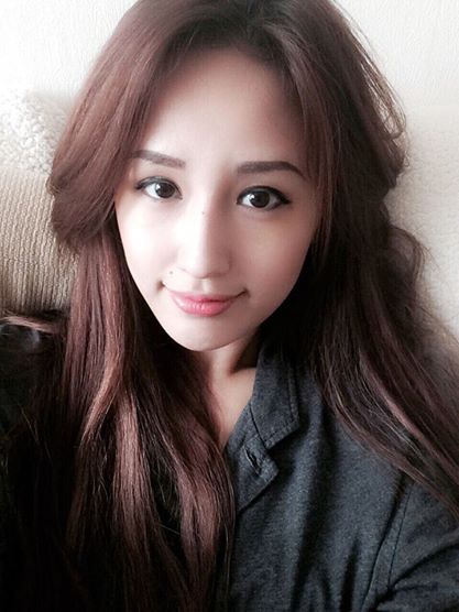 Mai Phương Thúy bị mệt và phải truyền nước nhưng vẫn điệu đà.