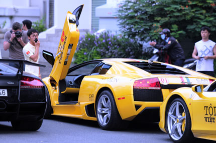 Bộ sưu tập 'xế khủng' của Cường Đô la gồm: Lamborghini Gallardo SE, Lamborghini Gallardo, Ferrari 360 Spider, Ferrari F430, Ferrari F430 Spider... với giá trị lên tới hàng chục tỷ đồng.